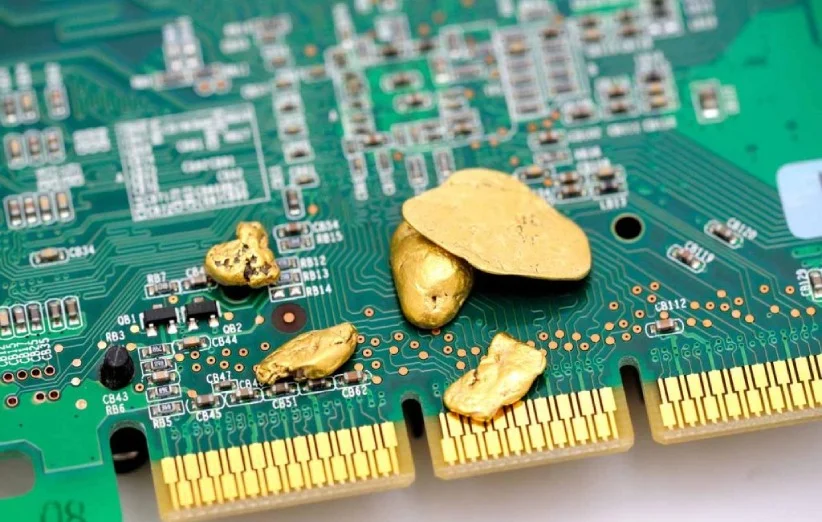 Recycling-gold-from-electronic-boards.jpg.webp