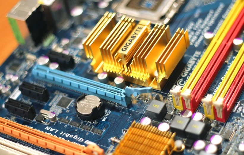 Recycling-gold-from-electronic-boards2.jpg.webp